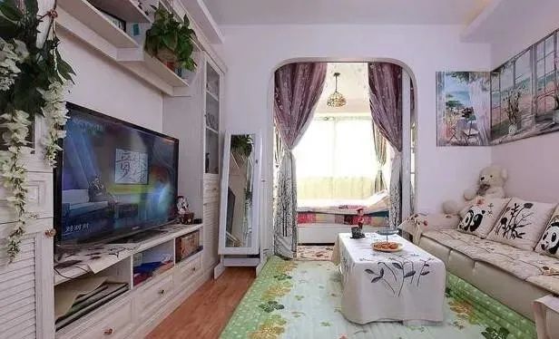 老婆装修新房,全屋廉价网购!朋友进门小声说:这你也忍得了?