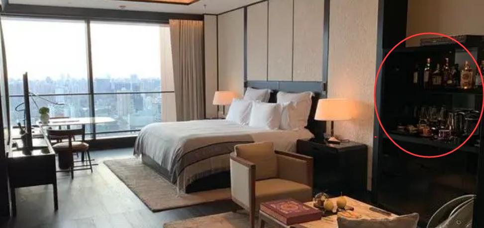 张兰|张兰点赞嘲讽向太评论，6000一晚的宝格丽，破例给张兰提供早餐