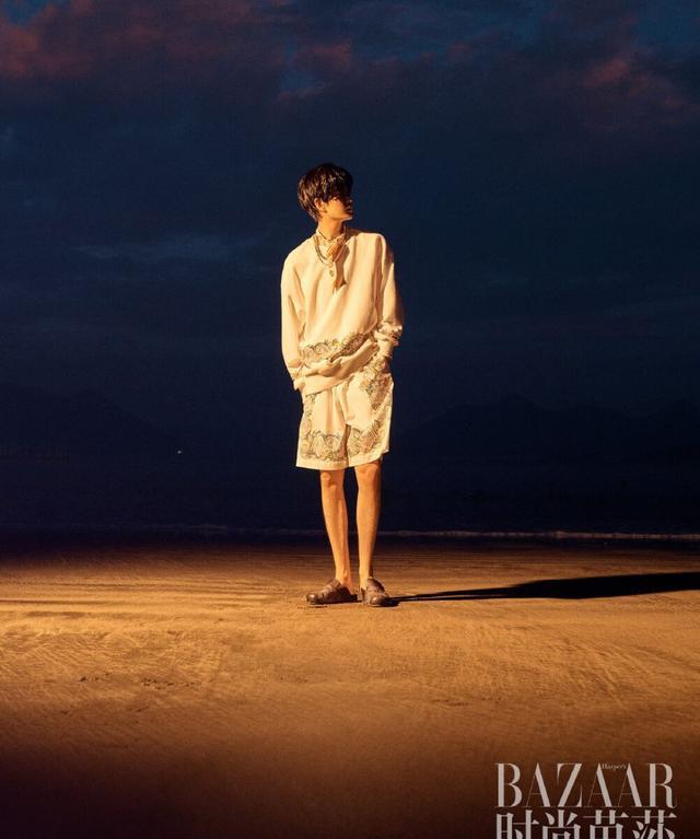 任嘉伦|任嘉伦雨后晴天时尚大片来袭,九张图五一例外好看,这张动图才绝