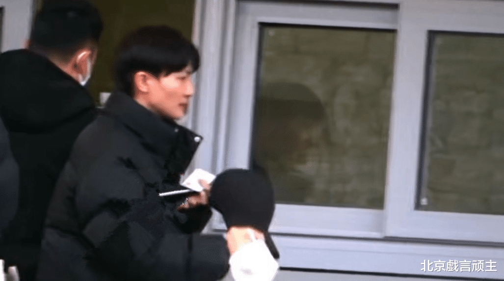 周深|2023央视春晚,联排持续发酵,歌手阵容拉满期待值,周深热度登顶