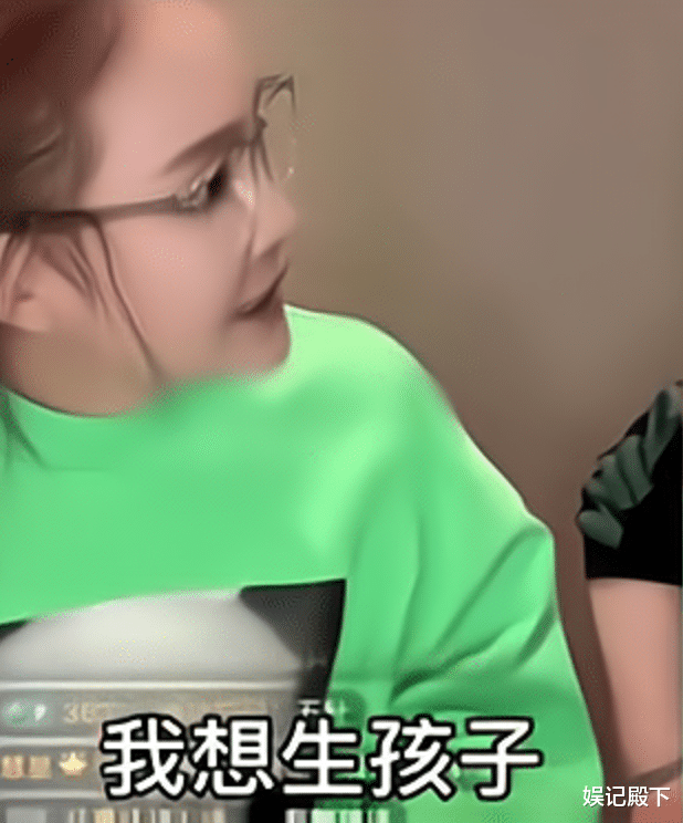 赵本山|赵本山闺女直播间哭诉,订婚半年男友被父亲赶走,目前已失联多日