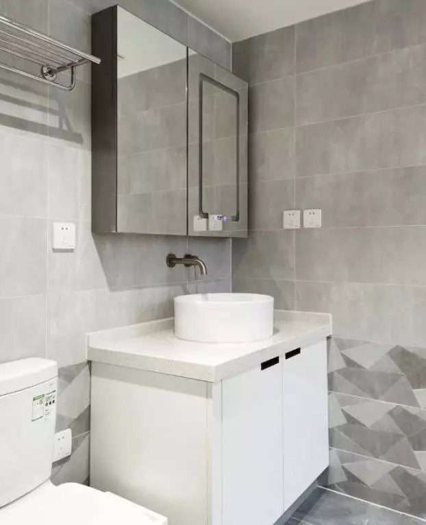 50㎡一字型公寓,玄关鞋柜可做电视墙,超经典的简约一居室