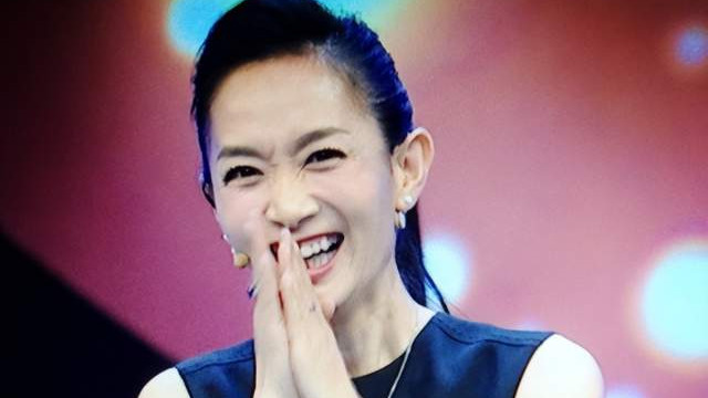 王芳|北京卫视一姐，嫁大15岁的先生身价过亿，一家其乐融融很幸福