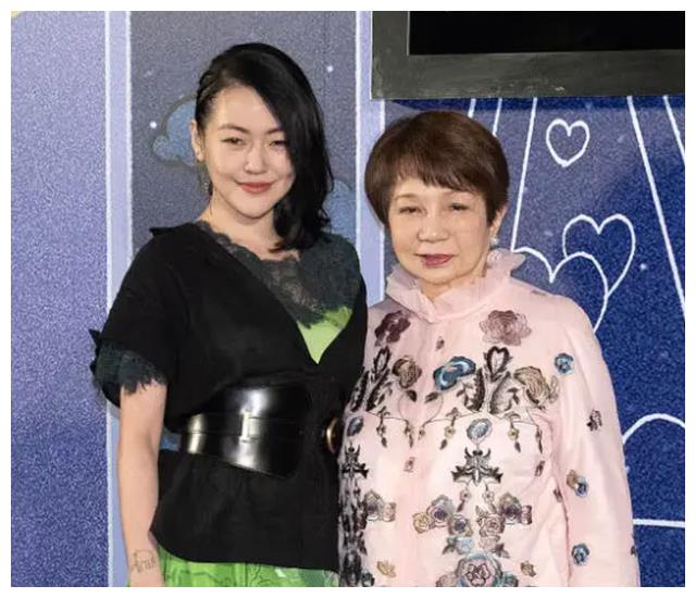 小S老公评论区沦陷！网友纷纷留言恭喜，嘲讽许家终于有了庶长子