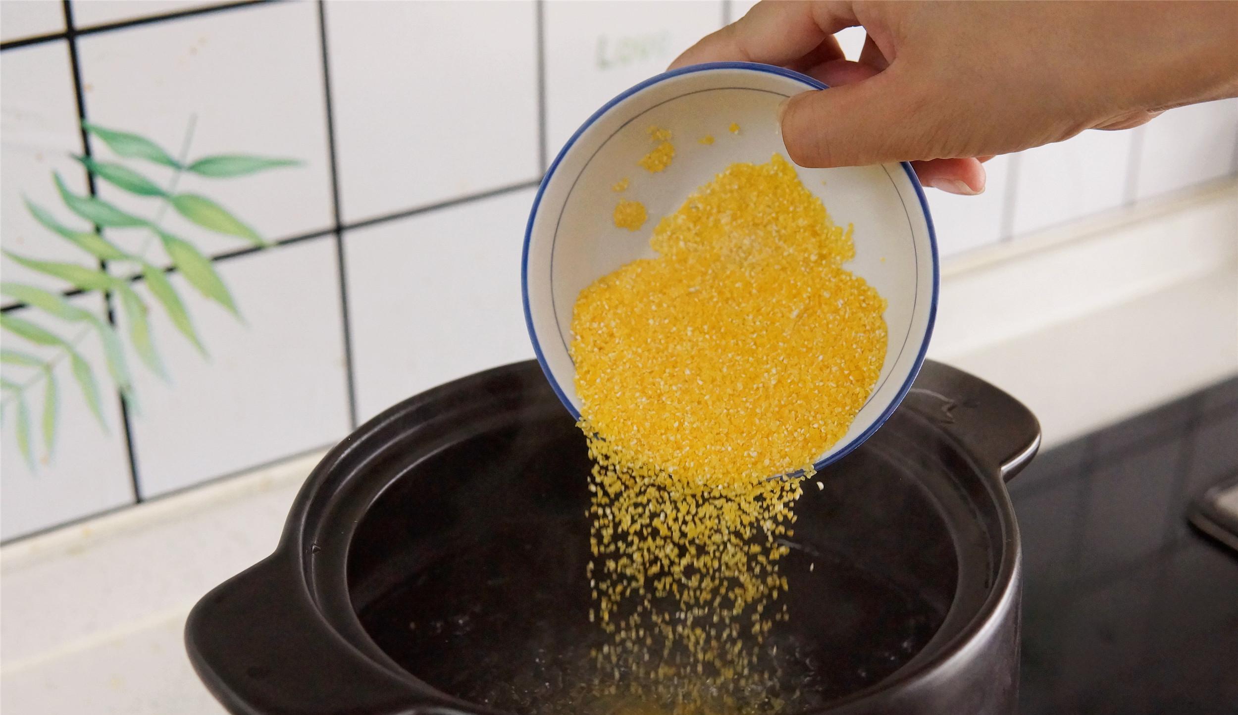 腹泻|XBB毒株更容易引起腹泻?提醒:拉肚子时“2吃2不吃”,要懂忌嘴