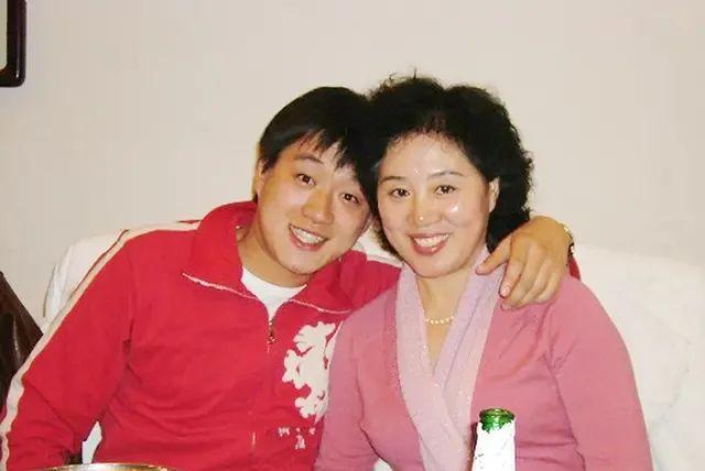 佟大为|佟大为含泪披露:妈妈孤独36年不愿离婚,我绝不让妈妈再流泪