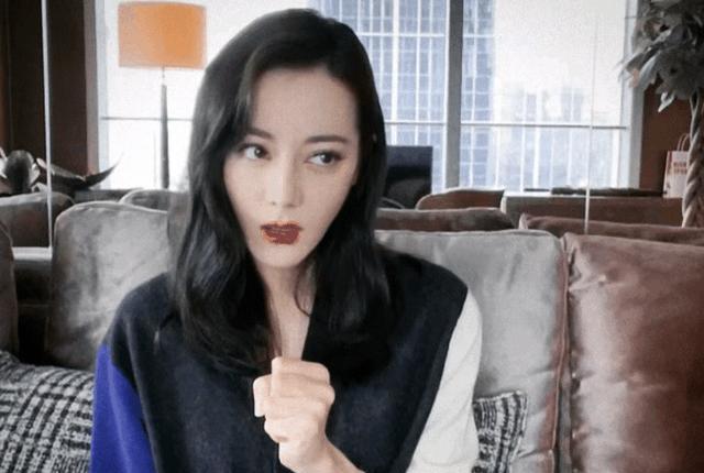 迪丽热巴|童瑶哭戏上了热搜？迪丽热巴直播接地气？易烊千玺新造型上热搜？