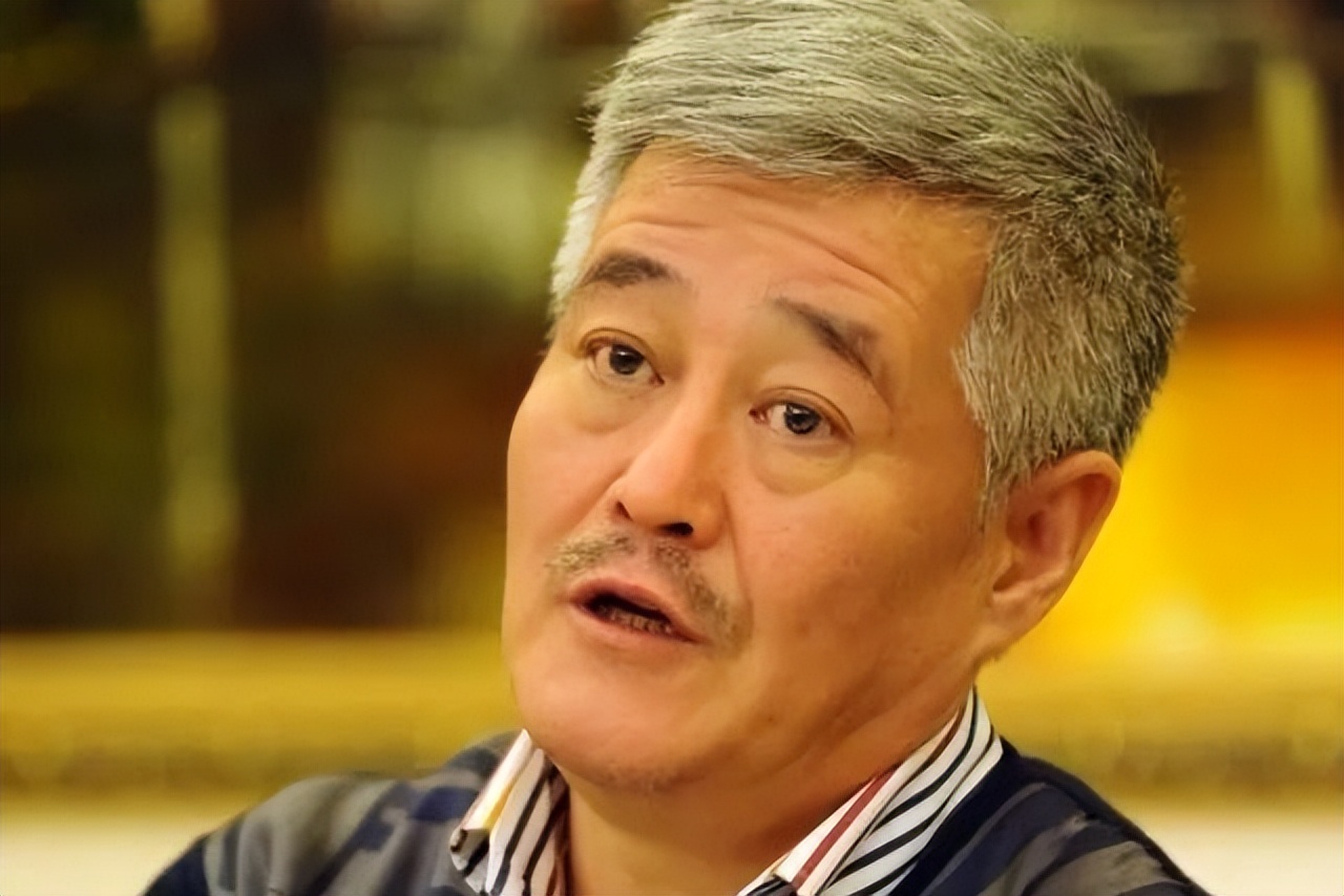 梁天花百万装修饭店,却因给熟人免单亏到要倒闭,赵本山支招救他