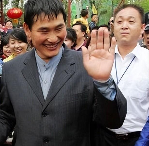 岳云鹏|从毁掉朱之文的六宗罪，到被排挤的岳云鹏，折射了多少人性的恶？