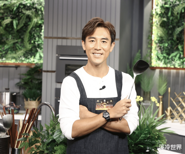 成龙|疫情下的港星百态：成龙亲自搬物资被赞，麦家琪上街不戴口罩被骂