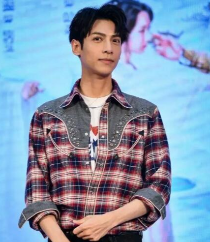 邓伦|邓伦：老同学一句话透露人品，他的黑历史绝对不仅仅是偷税漏税