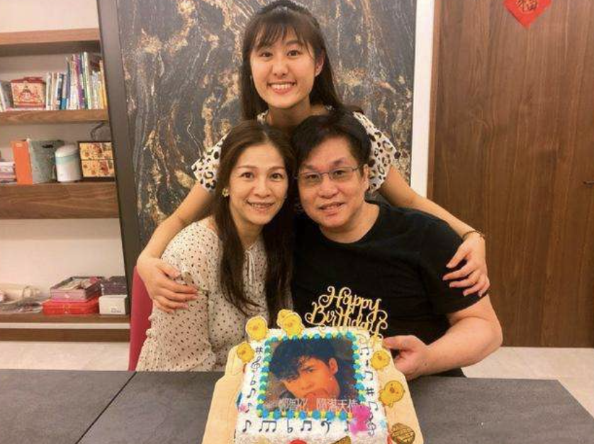 萧煌奇|娱乐圈十大残疾艺人现状：有人东山再起，有人遭遇金融骗局