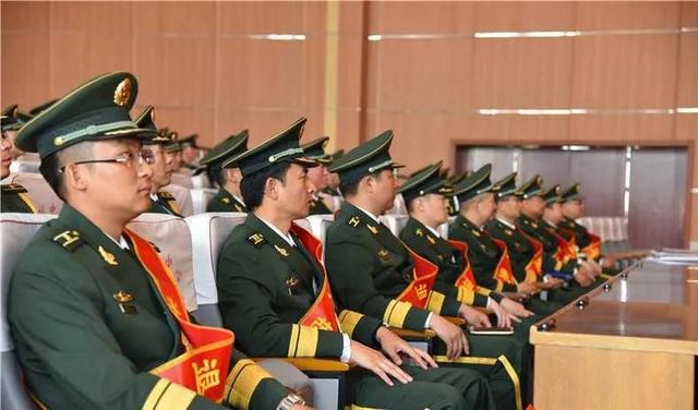 |选择自主择业后的战友,每月领着退役金,有多少是再找工作了的?