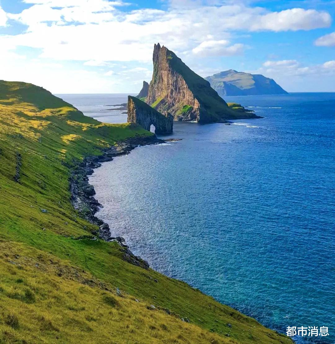 古镇|丹麦的法罗群岛在挪威和冰岛之间，有4.8万人，岛上的羊比人多