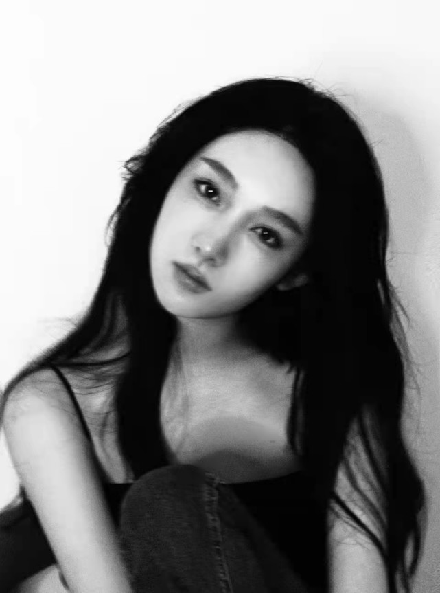 都美竹|都美竹凌晨发文自我安慰：再难过也不能停止不前