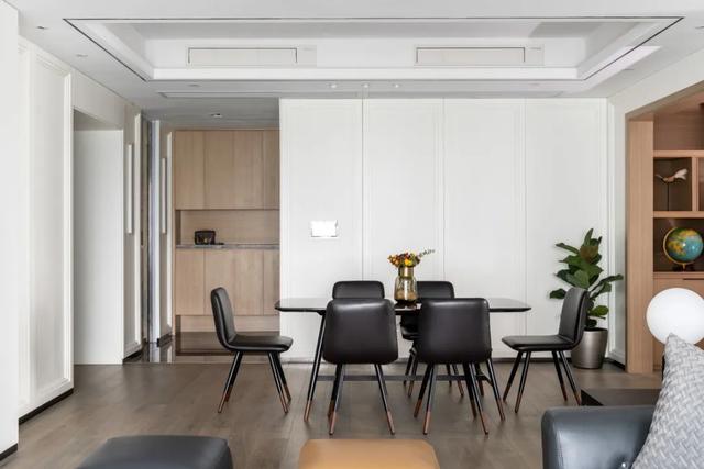 220㎡现代简约,现代舒适的空间,搭配灰色皮家具,简约优雅舒适