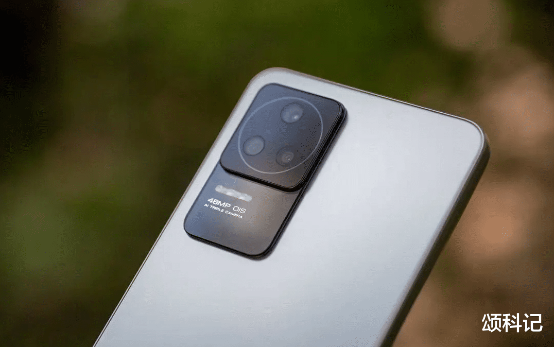 笔记本|这才是真香千元机,三星E4屏+67W快充,顶配跌至1879元