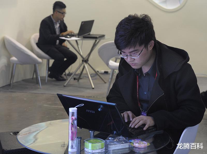 电池|笔记本长时间不用电池充不进电？