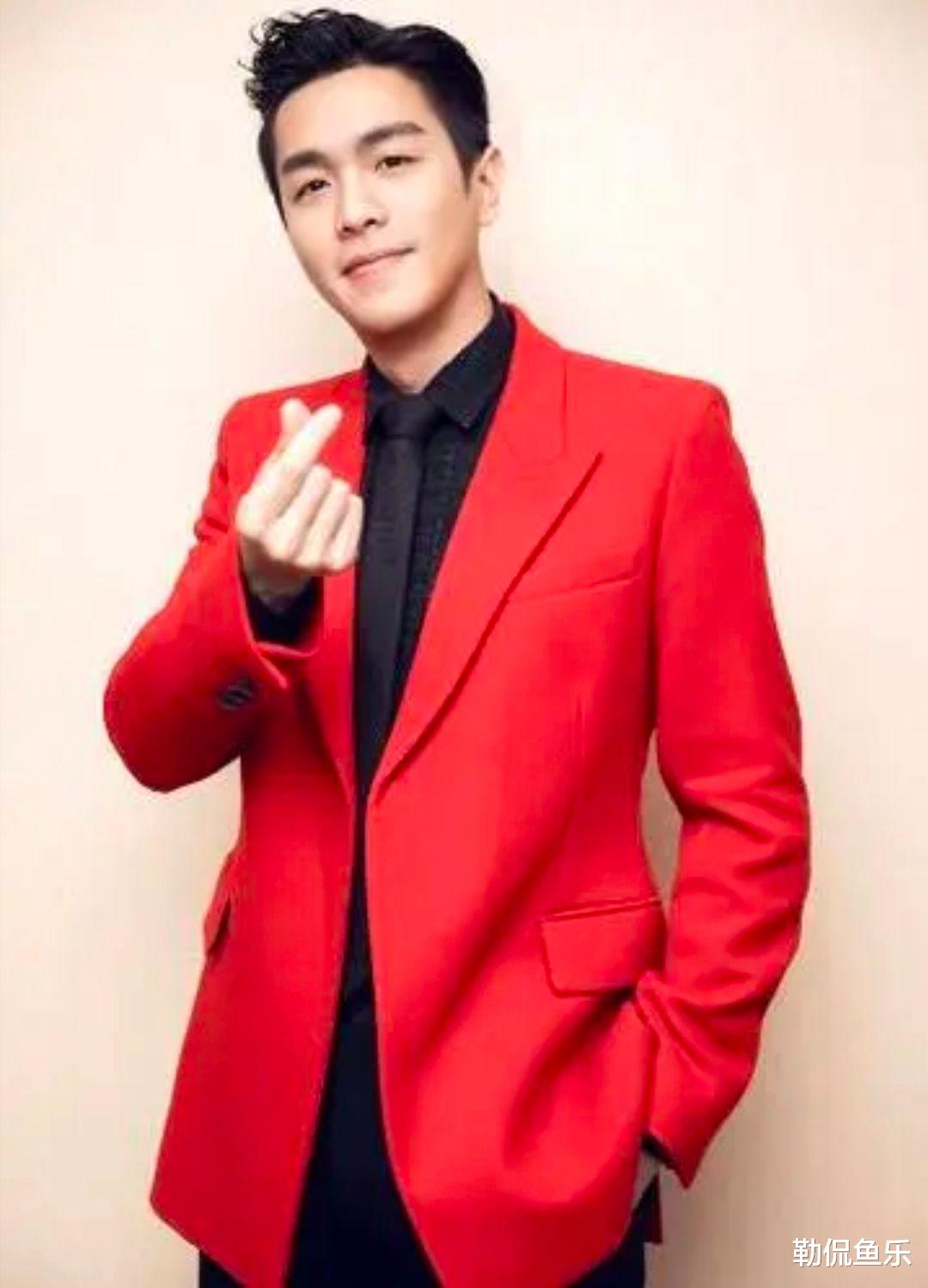 春晚|春晚主持阵容曝光，少了熟悉的面孔，张若昀跨界主持，关系强大？