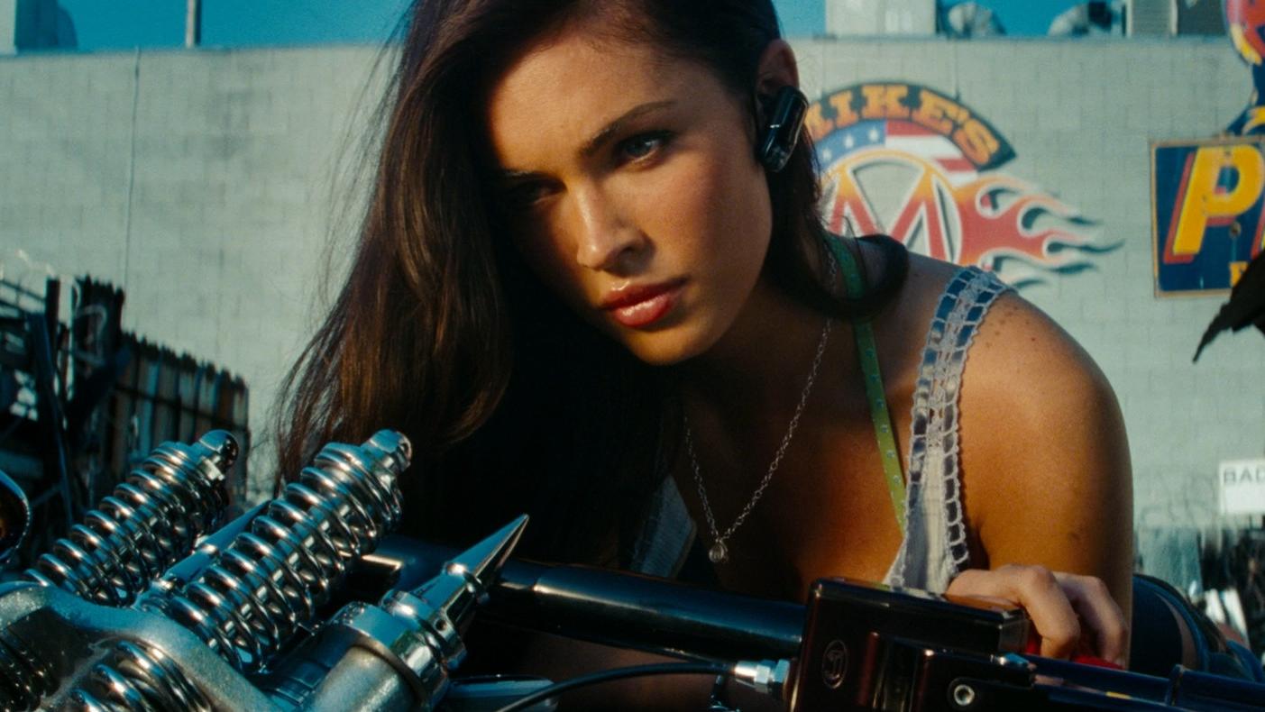 变形金刚7|撤档三年，成本一路超支到17.6亿，《变形金刚7》靠中国市场回本