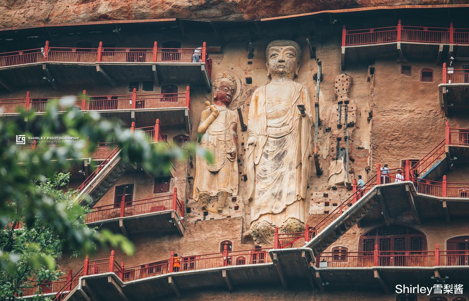 磨西古镇|我国四大石窟之一，90度垂直崖壁险过悬空寺，堪称恐高游客的噩梦