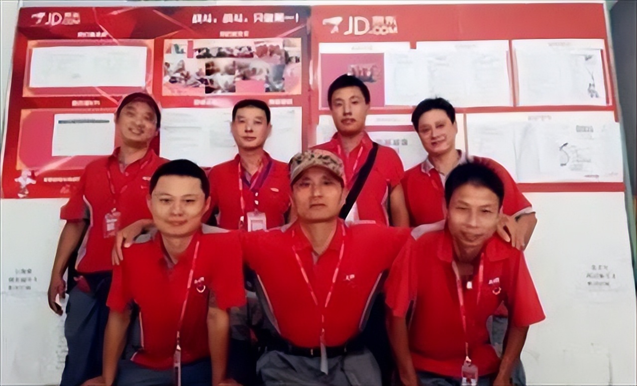 小程序|任劳任怨送快递12年:京东001号快递员金宜财,刘强东给了他什么