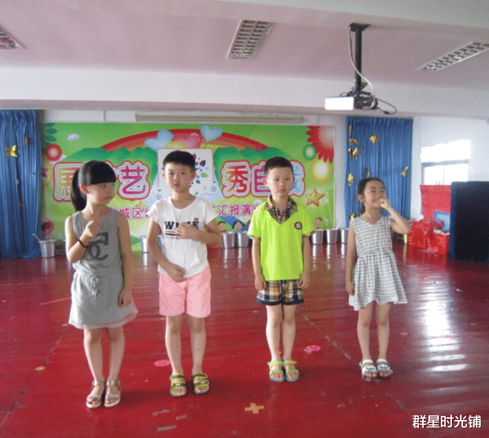 杨童舒|杨童舒：34岁在剧组意外怀孕，嫁给商人老公很幸福，被婆家宠成宝