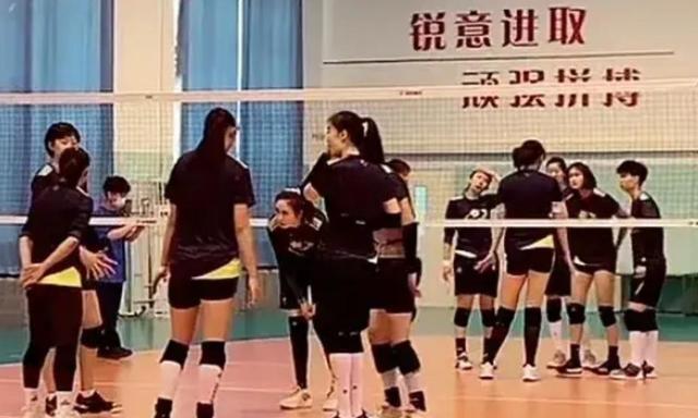 孟子旋|陈博雅、孟子旋归队天津女排，打破入选二队传闻，球迷：太可惜了