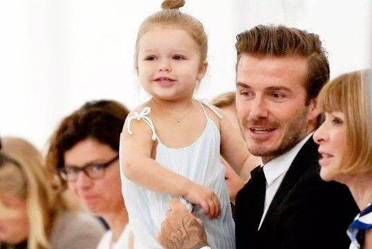 哈珀·贝克汉姆|贝小七:让英国女王都羡慕的人,父母拿115亿供她长大