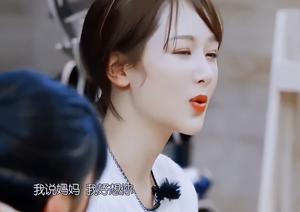 杨紫|杨紫装生活不能自理要妈陪，其实为缓解老妈想自己，拍戏带妈进组