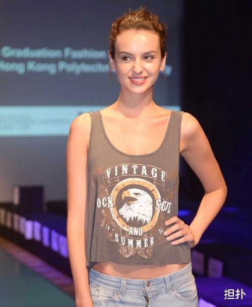 霍启山|章子怡跟霍启山分手，许多人认为太傻了，如今霍家可能还没她有钱