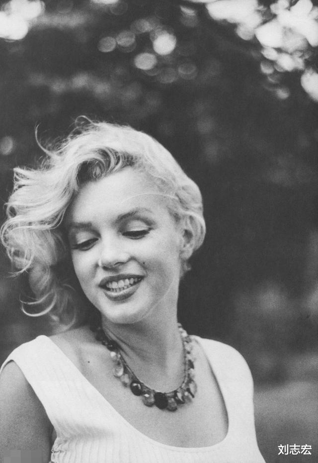 约翰·肯尼迪|肯尼迪最美艳的情人：分手后嫁给石油大亨被宠成宝，比梦露有福气