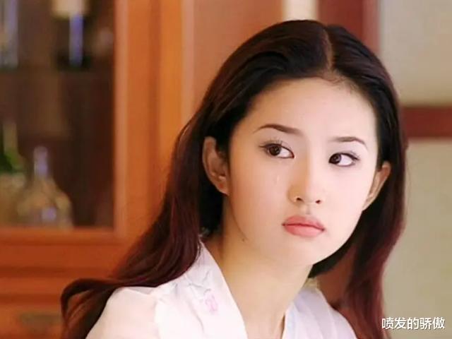 刘亦菲|刘亦菲是“变性人”？圈内人士爆猛料：她曾做过2次变性手术