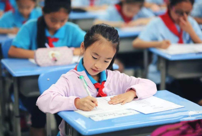 考试|家长晒出小学生291分成绩单，自豪感满满，结果评论区却在泼冷水