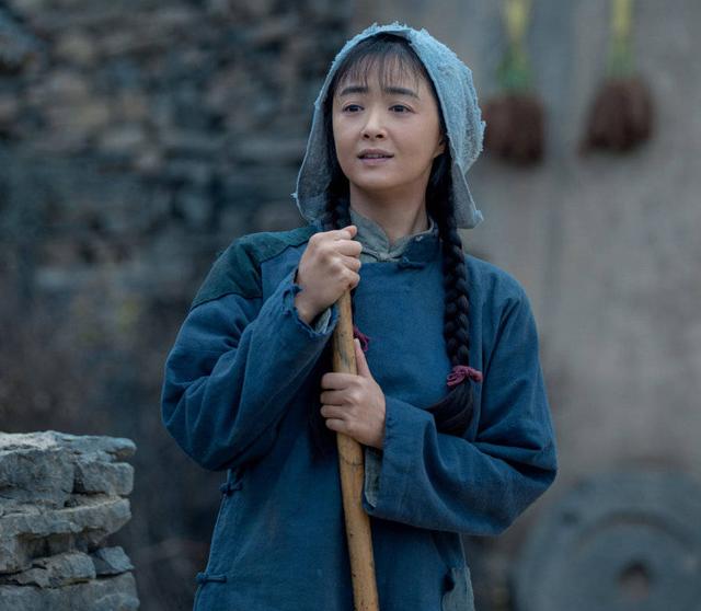 巩俐|8位戏里“土得掉渣”的村姑,现实中原来这么美,反差太大认不出