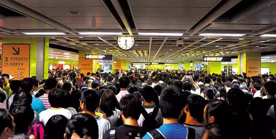 iPhone|春节刚过去,发现了两个极其“反常”的现象,风向果然变了!