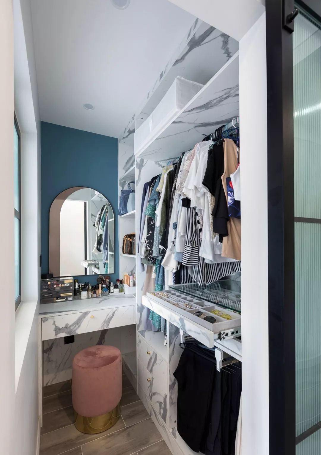 美女业主把70㎡小家整得仅仅有条,强迫症式收纳1㎡都不浪费!