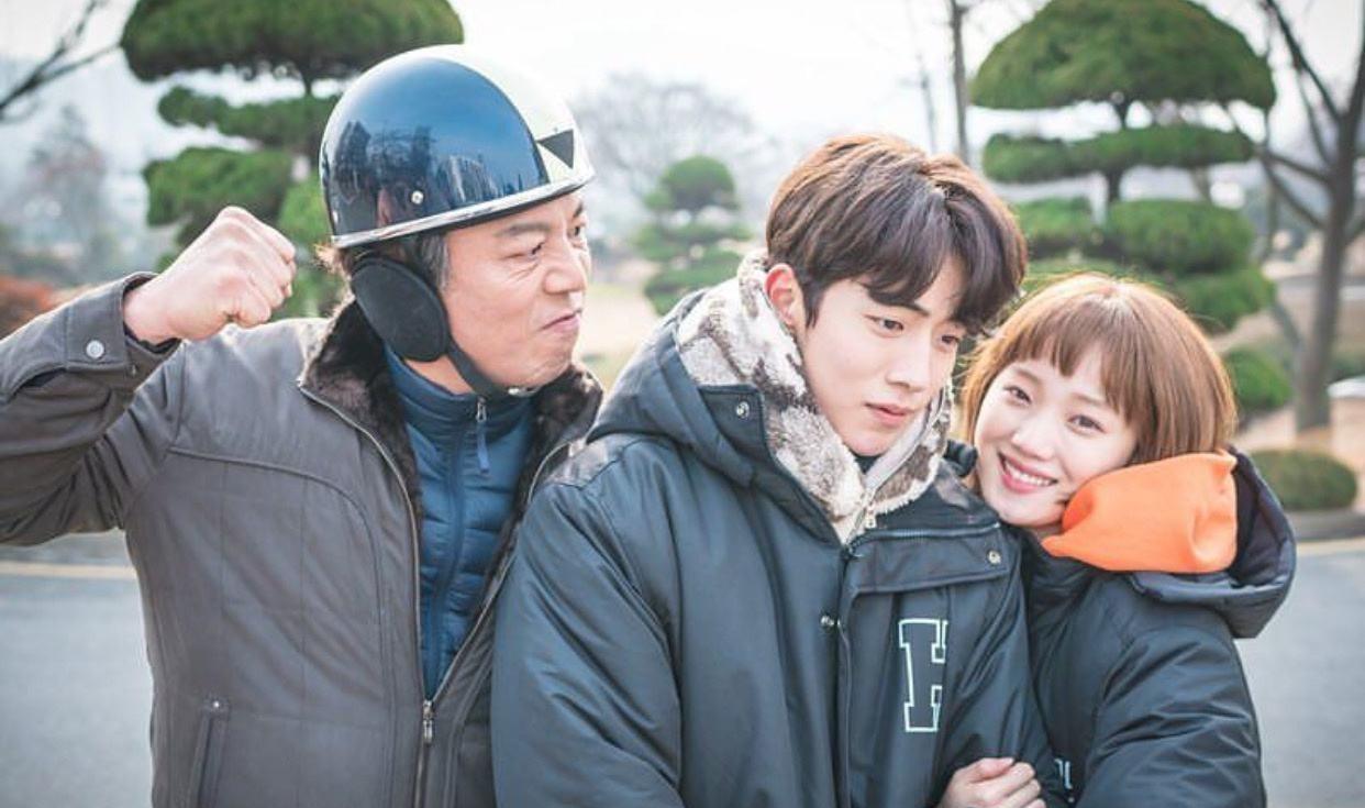 举重妖精金福珠|《举重妖精金福珠》医生哥哥宣布结婚!金钟国翻版得其认证体格好