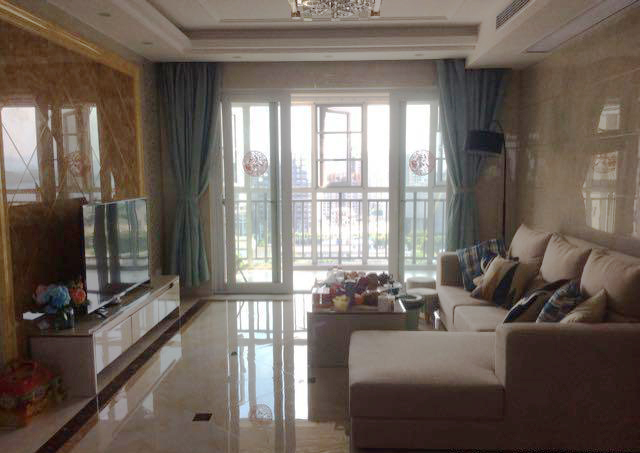 乔迁新居,老公亲自下厨庆祝,朋友说电视墙大气,我觉得柜子漂亮