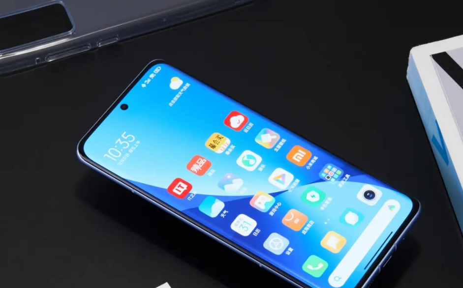 小米科技|小米12相较小米11,除了处理器和充电升级,其它都没什么变化