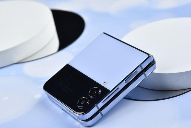 三星|真正的折叠旗舰!全面升级下三星GalaxyZFli4成同档购机首选