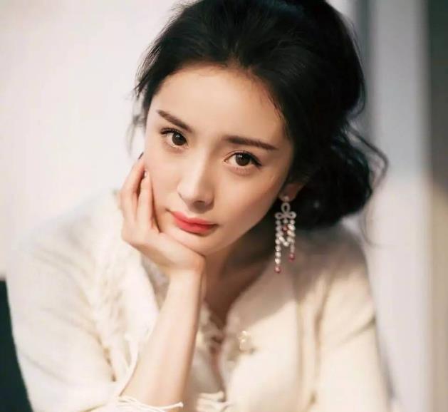 杨幂|杨幂:别用你的思想来嘲笑我的不足,我生来不是为你而活