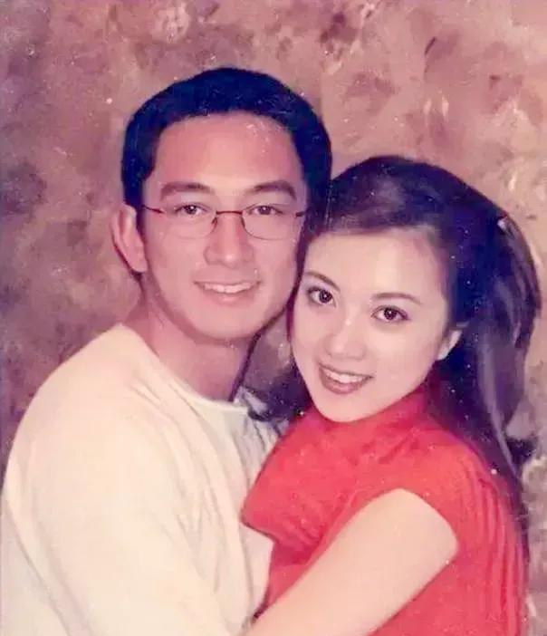 |金巧巧的情感史:吴启华为她花费百万打造婚房,她却转身嫁入豪门