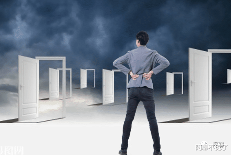 |不拍马屁,职场的坚持本心很难么?