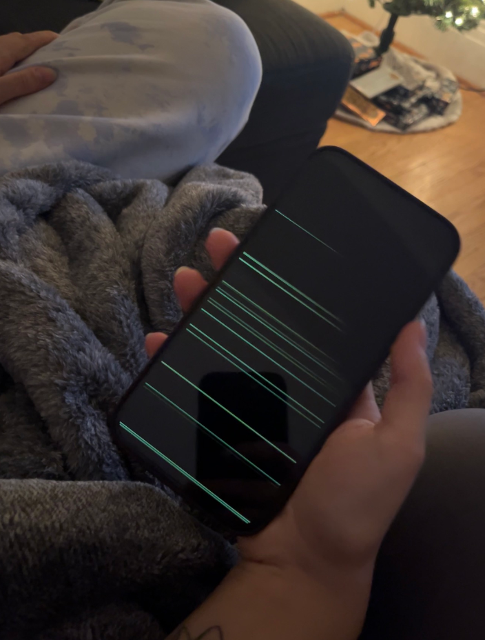 苹果|iPhone 14 pro max 屏幕出现横线,苹果解释原因