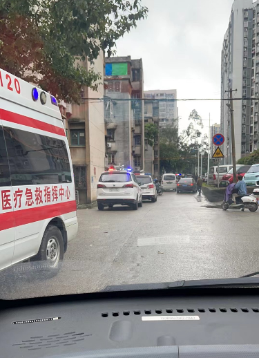 广西男子疑因狗排泄被杀害,警方:嫌疑人已抓获