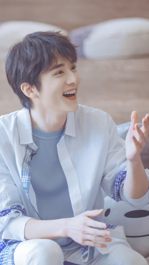 张新成|张新成，认真自律的新生代演员