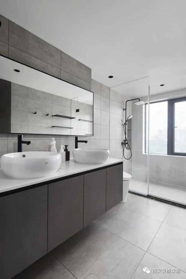 130㎡四室变三室，黑白灰简约