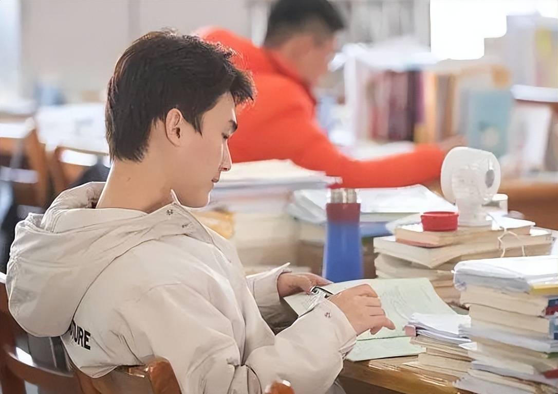 招聘|985导师直言不想再招女学生,成绩再好也没用,原因太过现实