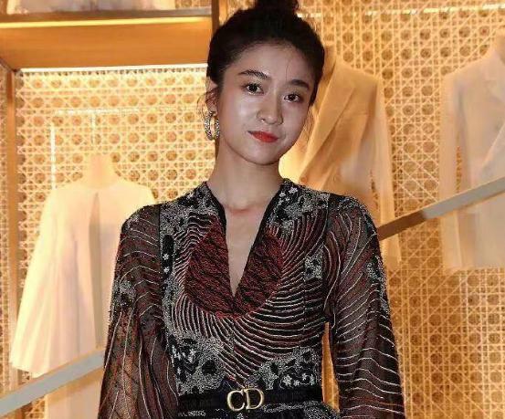 张新成|这10位未满30的明星：杨紫有法令纹，张新成新戏被说显老